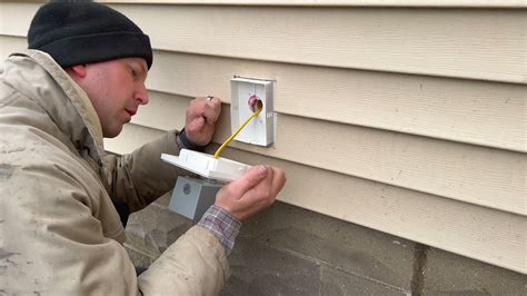 how to mount electrical box on vinyl siding|outlet box for vinyl siding.